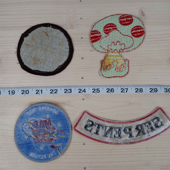 4 Vintage and Modern Patches – Serpents, Mushroom, Boy Scouts - Picture 3 of 3